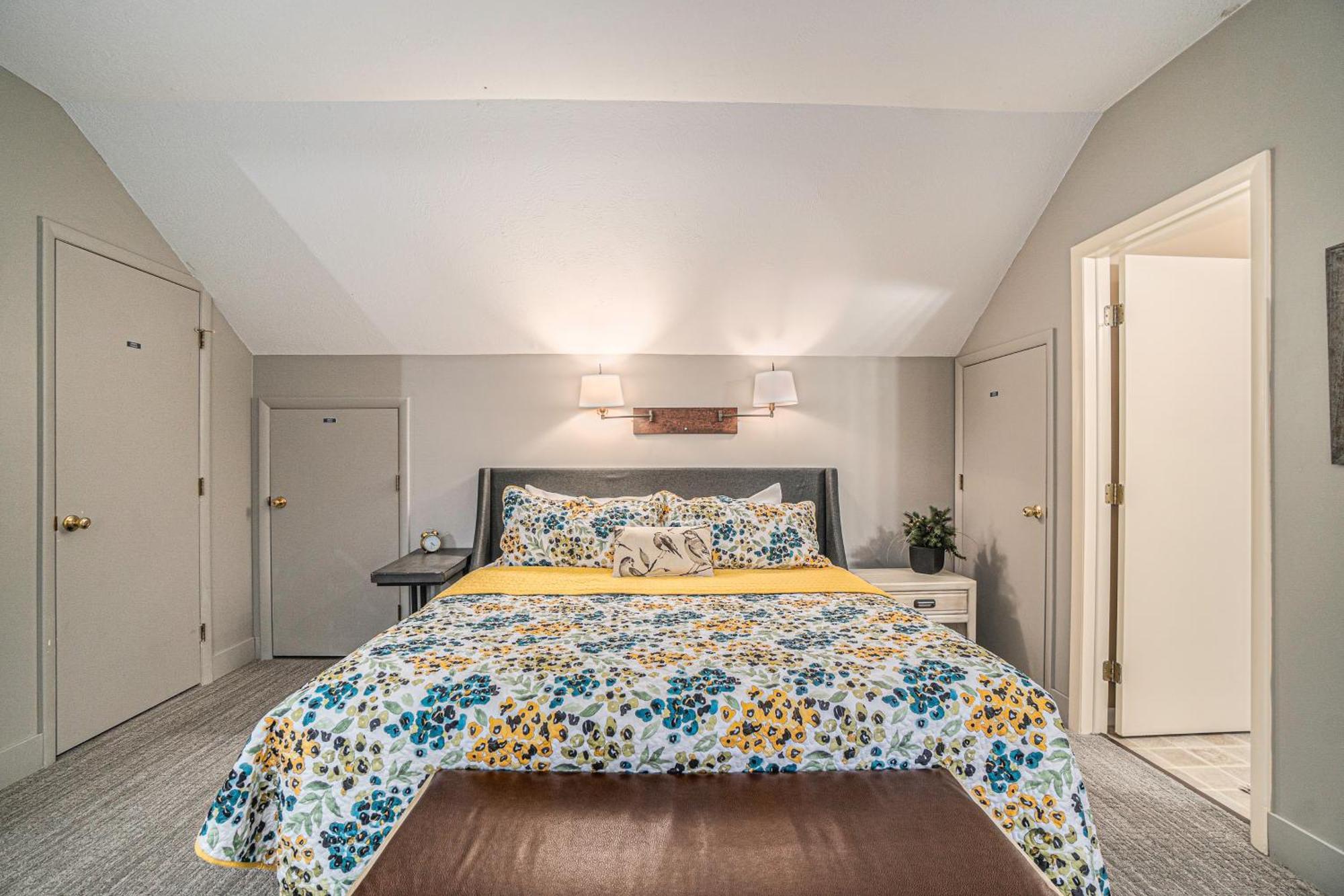 Wintergreen Condos Thompsonville Room photo